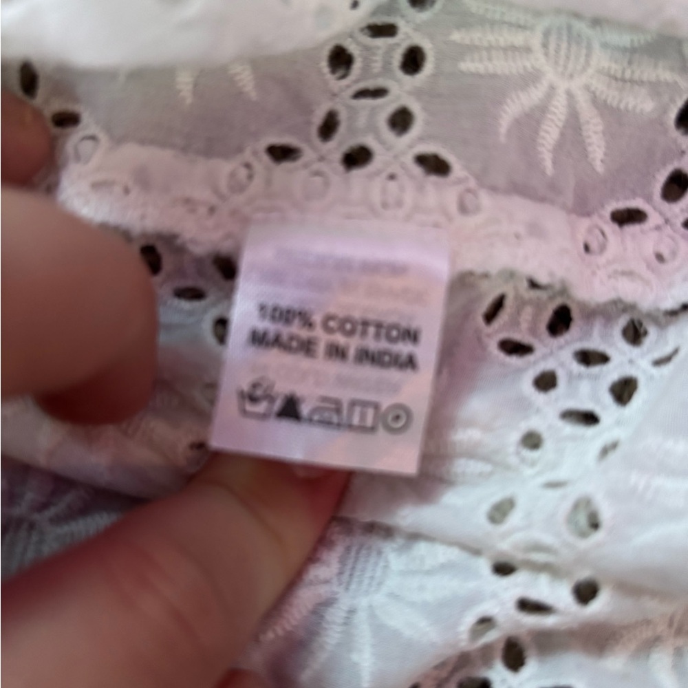Cecily Broderie Anglaise Cotton Coverup - Picture 6 of 6
